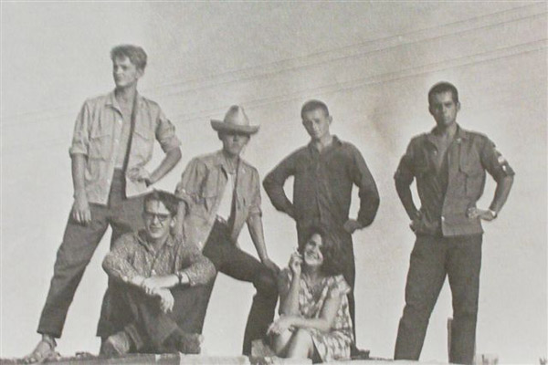 s_19601970_72.jpg